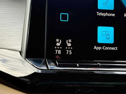 New 2026 Volkswagen Atlas Cross Sport SE image 18