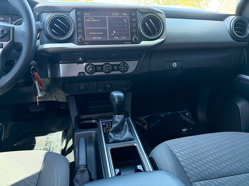 Used 2021 Toyota Tacoma SR5 w/ SR5 Appearance Package (SM) image 18