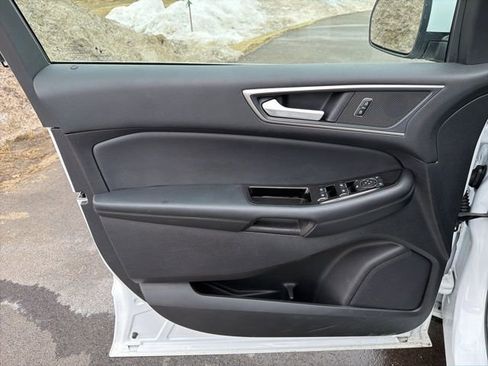 Used 2020 Ford Edge SEL w/ Cold Weather Package image 18