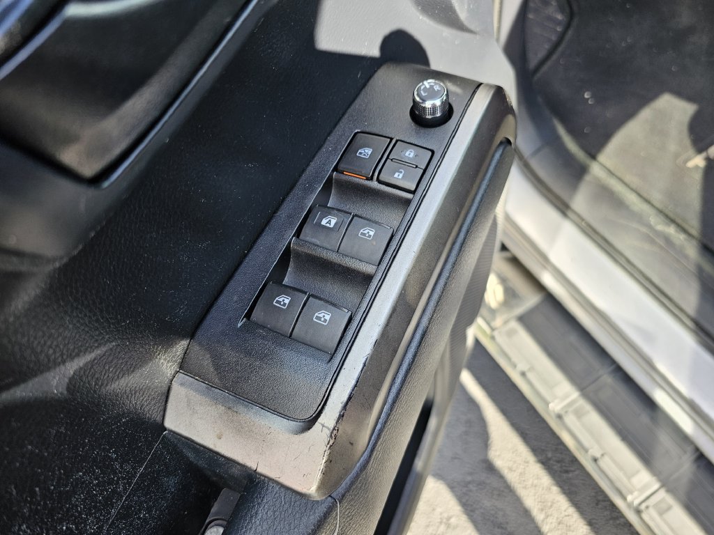 Used 2018 Toyota Tacoma SR5 RWD image 15