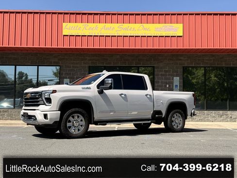 Used 2024 Chevrolet Silverado 2500 High Country w/ Technology Package AWD/4WD image 1