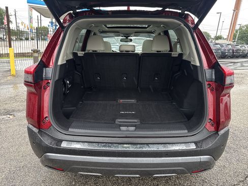 Used 2023 Nissan Rogue SL image 29