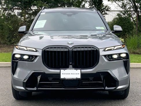 Used 2026 BMW X7 xDrive40i w/ M Sport Package AWD/4WD image 2