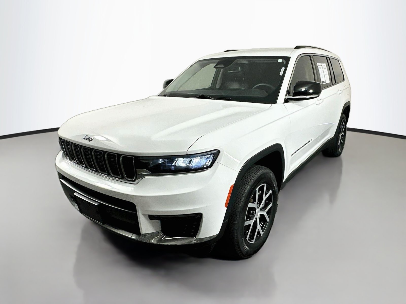 Used 2023 Jeep Grand Cherokee L Limited AWD/4WD image 3