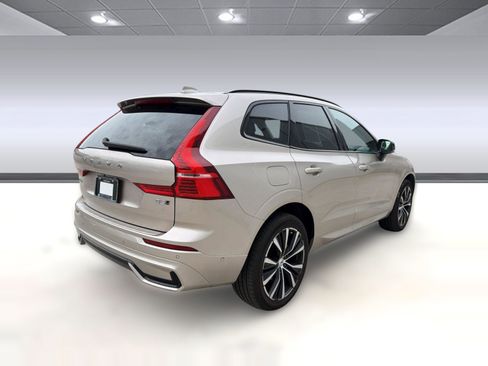 Used 2024 Volvo XC60 B5 Plus w/ Protection Package Premier AWD/4WD image 9