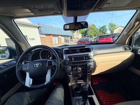 Used 2010 Toyota 4Runner Limited AWD/4WD image 12