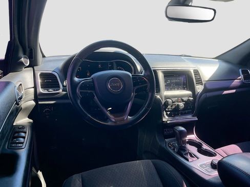 Used 2019 Jeep Grand Cherokee Laredo image 22