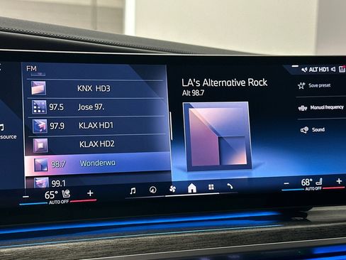 Certified 2023 BMW 760i xDrive image 23