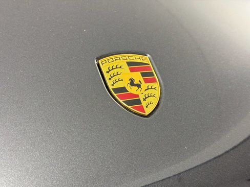Certified 2021 Porsche Macan AWD/4WD image 30