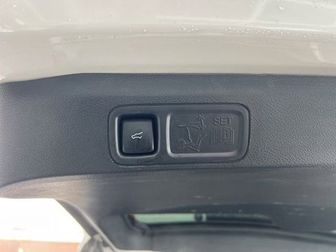 Used 2023 Ford Expedition Limited image 16