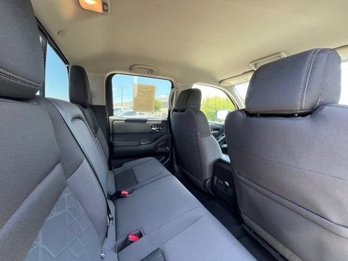 Used 2025 Nissan Frontier SV w/ SV Convenience Package RWD image 29