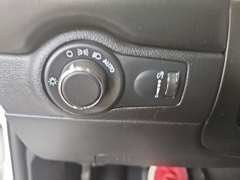 Used 2023 Dodge Durango SXT RWD image 23