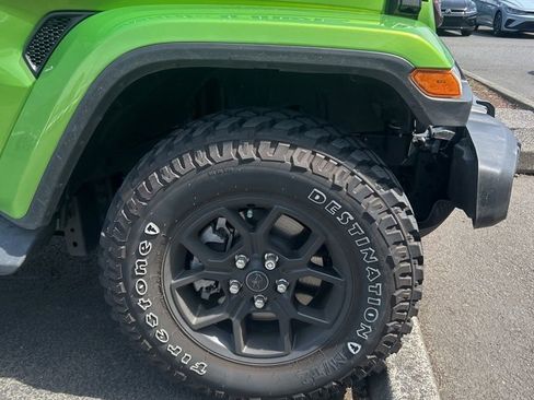 Used 2025 Jeep Gladiator Sport AWD/4WD image 29