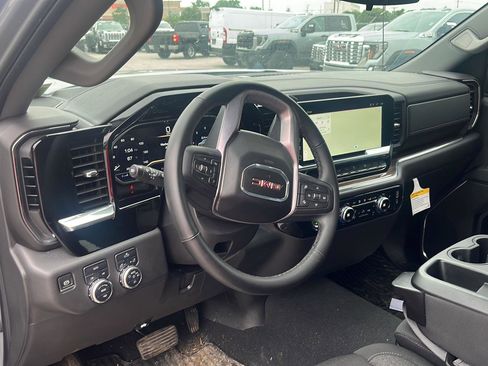 Used 2024 GMC Sierra 1500 Elevation AWD/4WD image 9