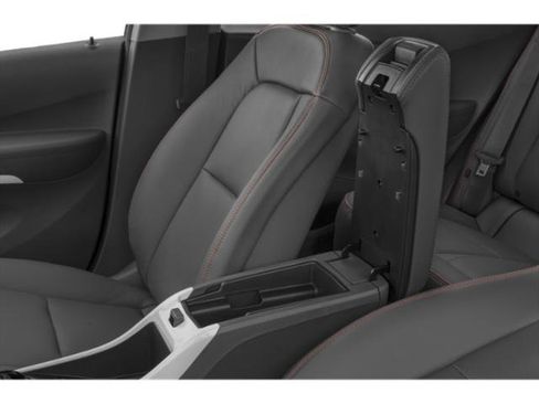 Used 2019 Chevrolet Bolt Premier w/ Infotainment Package FWD image 18