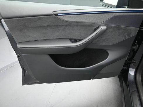 Used 2026 Tesla Model Y Long Range AWD/4WD image 5