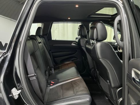 Used 2019 Jeep Grand Cherokee Altitude image 31