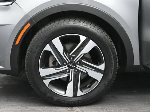 Used 2023 Kia Sorento EX AWD/4WD image 31