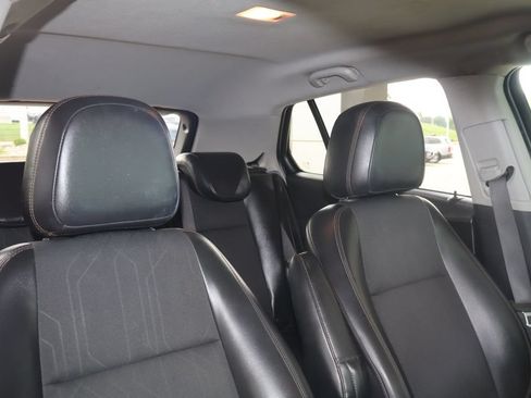 Used 2021 Chevrolet Trax LT w/ Midnight Edition FWD image 40