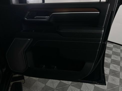 Used 2025 GMC Sierra 3500 Denali w/ Denali Reserve Package image 34