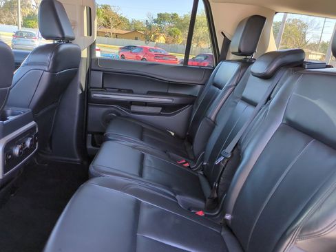 Used 2024 Ford Expedition Max XLT image 14