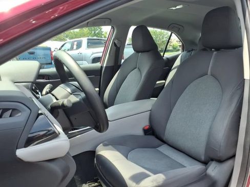 Used 2022 Toyota Camry LE FWD image 4