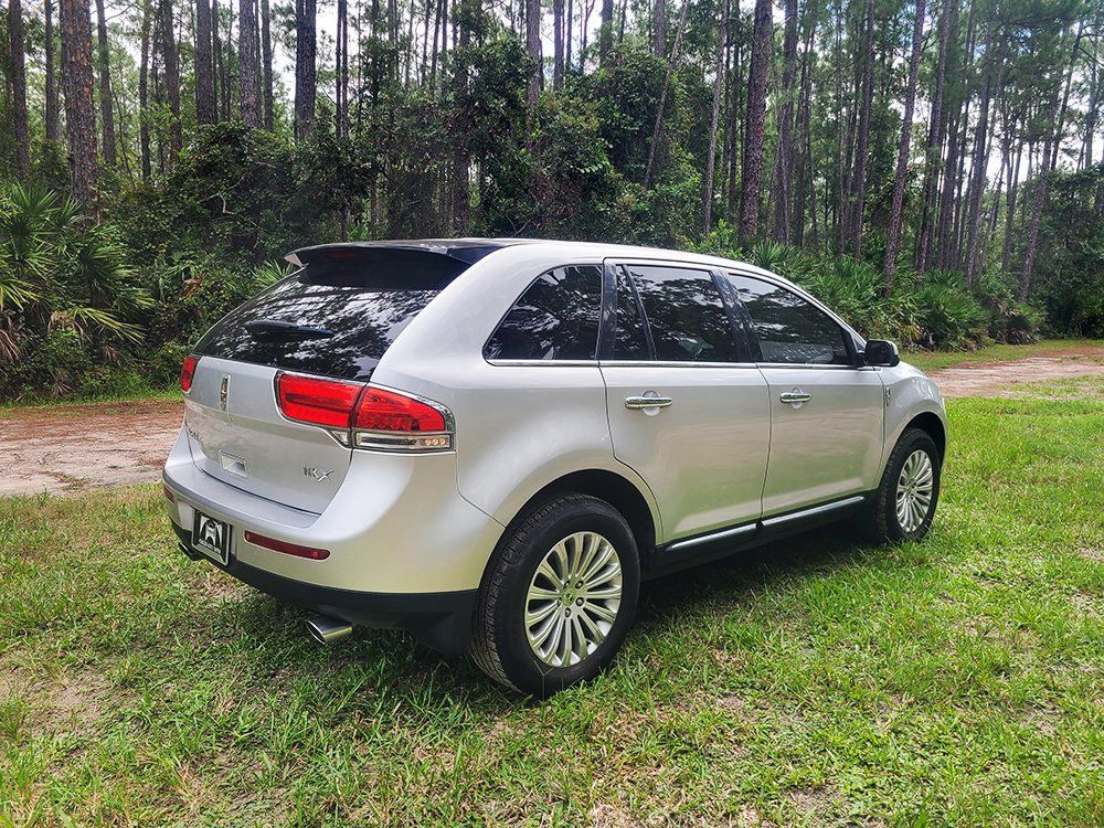Used 2011 Lincoln MKX 2WD image 4