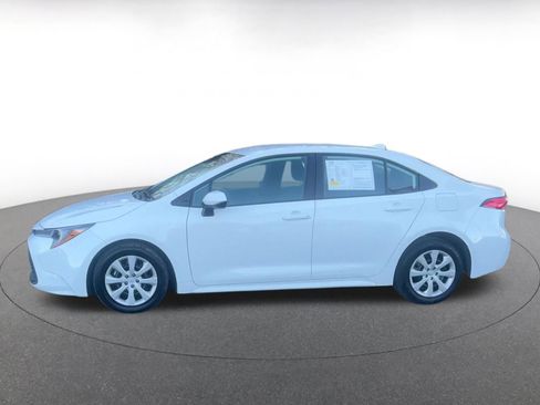 Used 2025 Toyota Corolla LE image 9