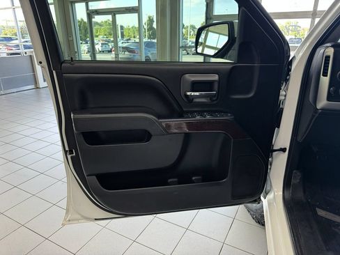 Used 2016 GMC Sierra 1500 SLE w/ SLE Value Package AWD/4WD image 9
