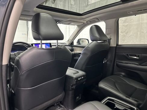 Used 2025 Toyota Grand Highlander AWD image 51