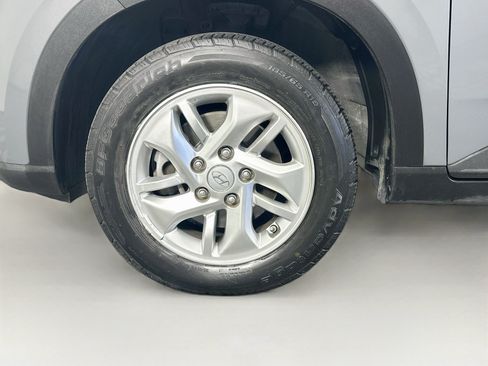 Used 2021 Hyundai Venue SE FWD image 11
