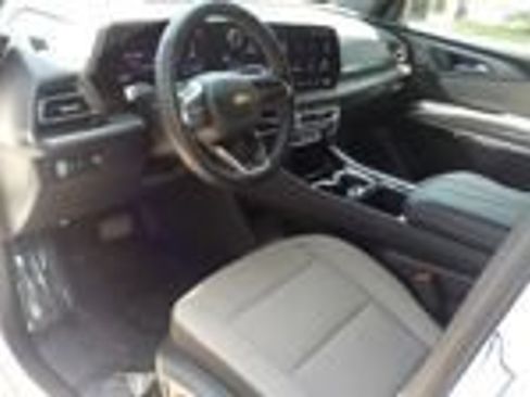 Used 2026 Chevrolet Traverse LT w/ Driver Confidence Package FWD image 25