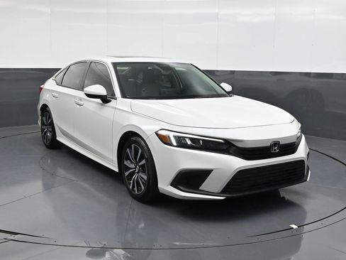 Used 2023 Honda Civic EX image 2