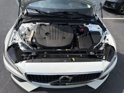 Certified 2024 Volvo V60 B5 Cross Country Plus w/ Protection Package Premier AWD/4WD image 36