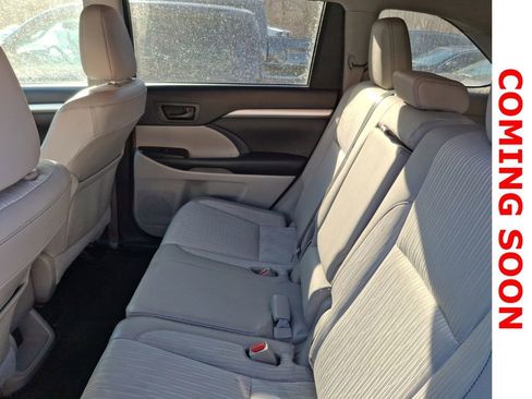 Used 2015 Toyota Highlander Plus image 14