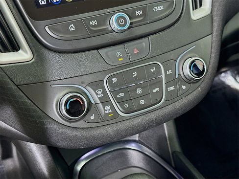 Used 2024 Chevrolet Malibu LT image 25