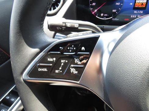 Used 2025 Mercedes-Benz GLA 250 4MATIC image 11