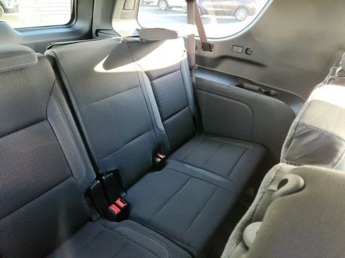 New 2026 Chevrolet Suburban LS image 8