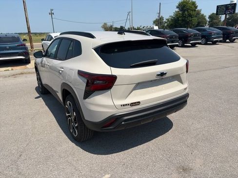 New 2026 Chevrolet Trax RS w/ Driver Confidence Package FWD image 4