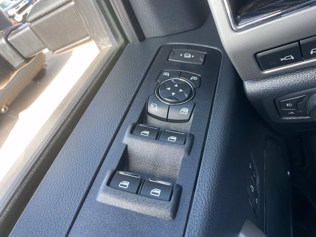 Used 2022 Ford F250 Lariat w/ Black Appearance Package AWD/4WD image 24
