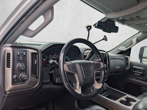 Used 2017 GMC Sierra 2500 Denali w/ Duramax Plus Package AWD/4WD image 9