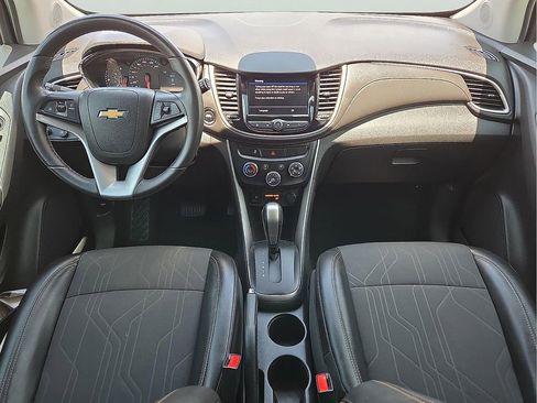 Used 2020 Chevrolet Trax LT w/ Driver Confidence Package FWD image 13