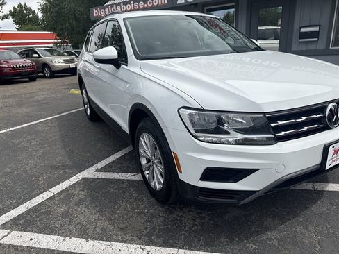 Used 2018 Volkswagen Tiguan S w/ 3rd Row Seat Package AWD/4WD image 12