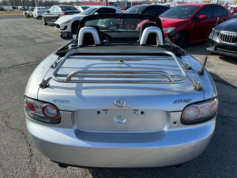 Used 2007 MAZDA MX-5 Miata Touring image 38