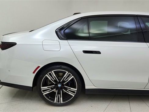 Used 2023 BMW 740i 740i w/ Executive Package image 12