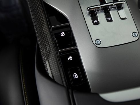 Used 2025 Ferrari Purosangue AWD/4WD image 22