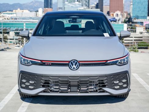 New 2026 Volkswagen GTI SE image 2