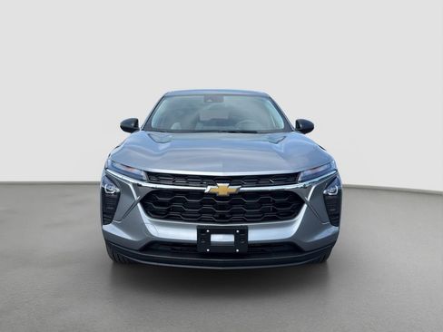 New 2026 Chevrolet Trax LS w/ Driver Confidence Package FWD image 2