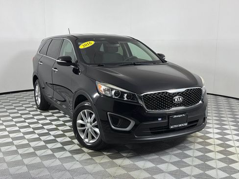 Used 2016 Kia Sorento L FWD image 2