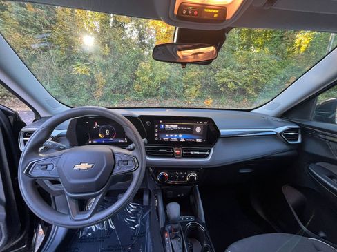 Used 2025 Chevrolet TrailBlazer LT image 29